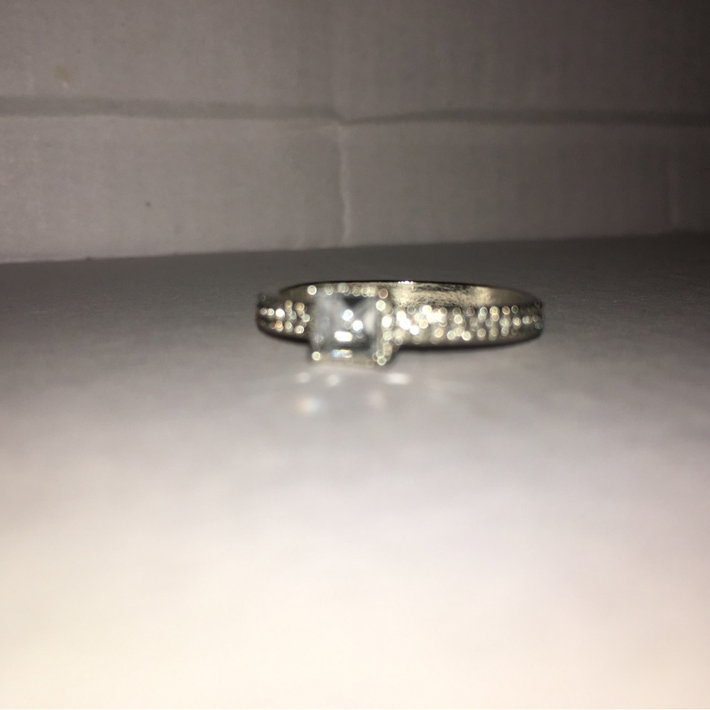 DIAMOND SQUARE BAND RING - Picture 7 of 12